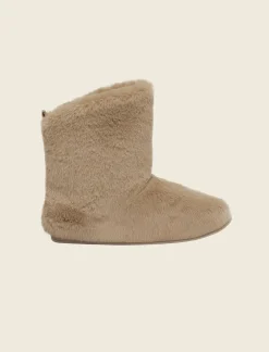 Fluffy Boot